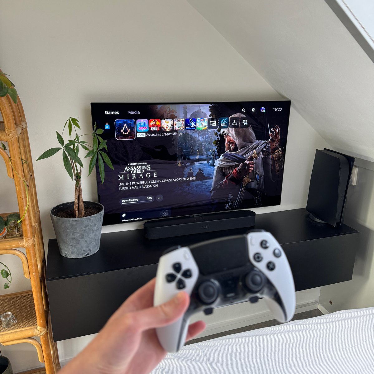 Check out what I'm playing later tonight 😍 

Thanks to <a href="/Ubisoft_UK/">Ubisoft UK</a>  &amp; <a href="/IONAgency_/">ION</a> for the code! I can't wait to dive in #AssassinsCreedMirage and see how good this game will be 🔥