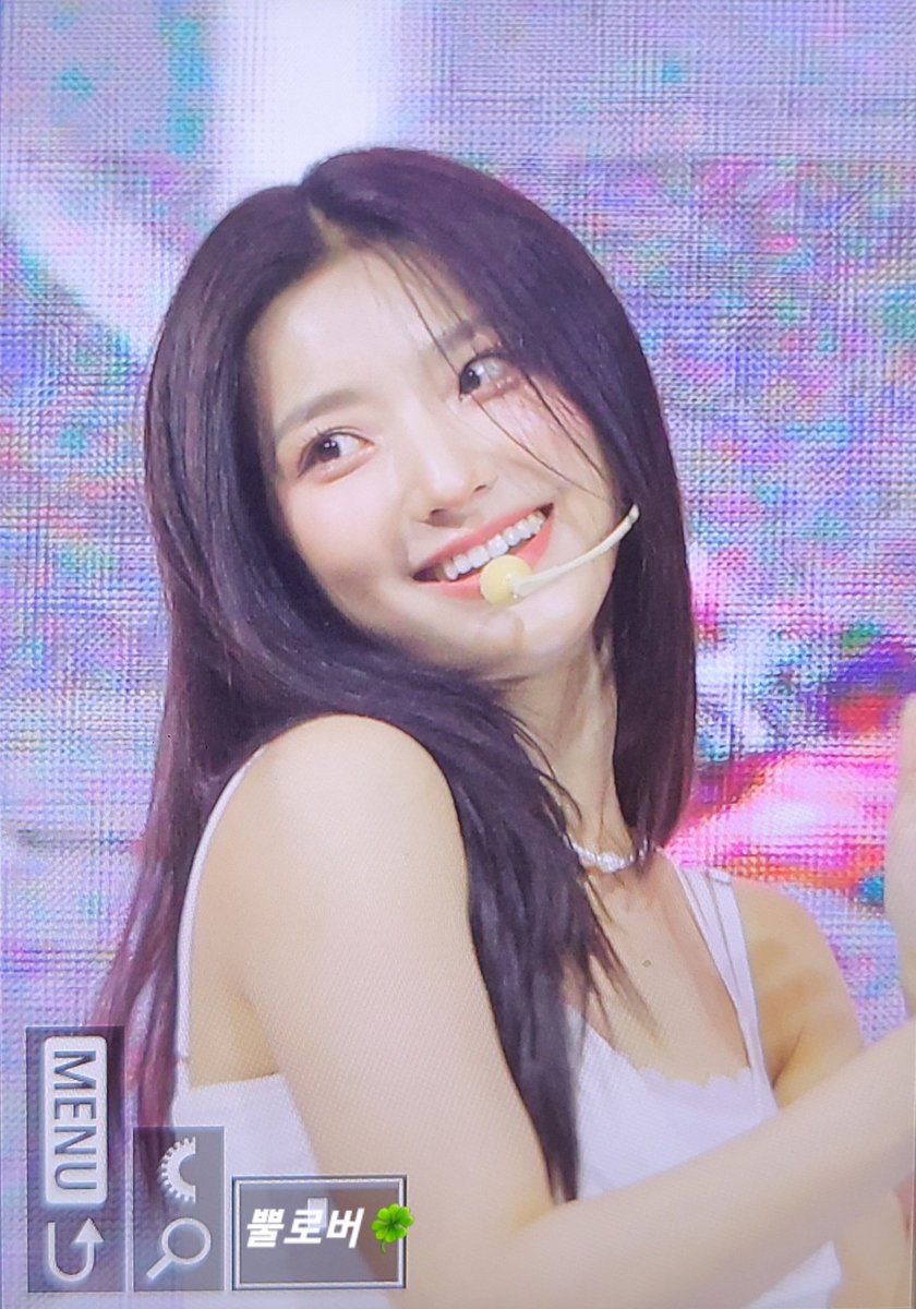 hbjy0927's tweet photo. 231004 삼육대학교 축제 Preview

#fromis_9    #이새롬 #LeeSaeRom #프로미스나인    #새롬
#Unlock_My_World https://t.co/mHIooOoOoD