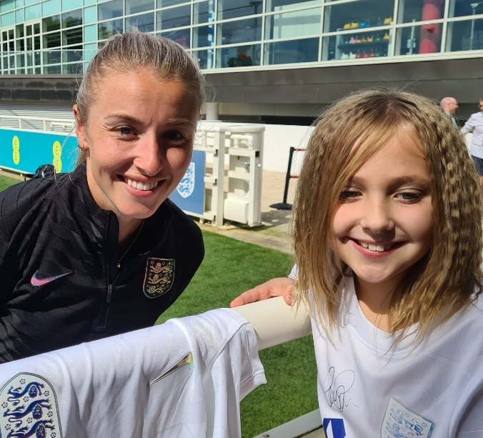 Congratulations on your OBE <a href="/leahcwilliamson/">Leah Williamson</a>. Here's a throwback to Caitlin meeting her idol. #SH4C
