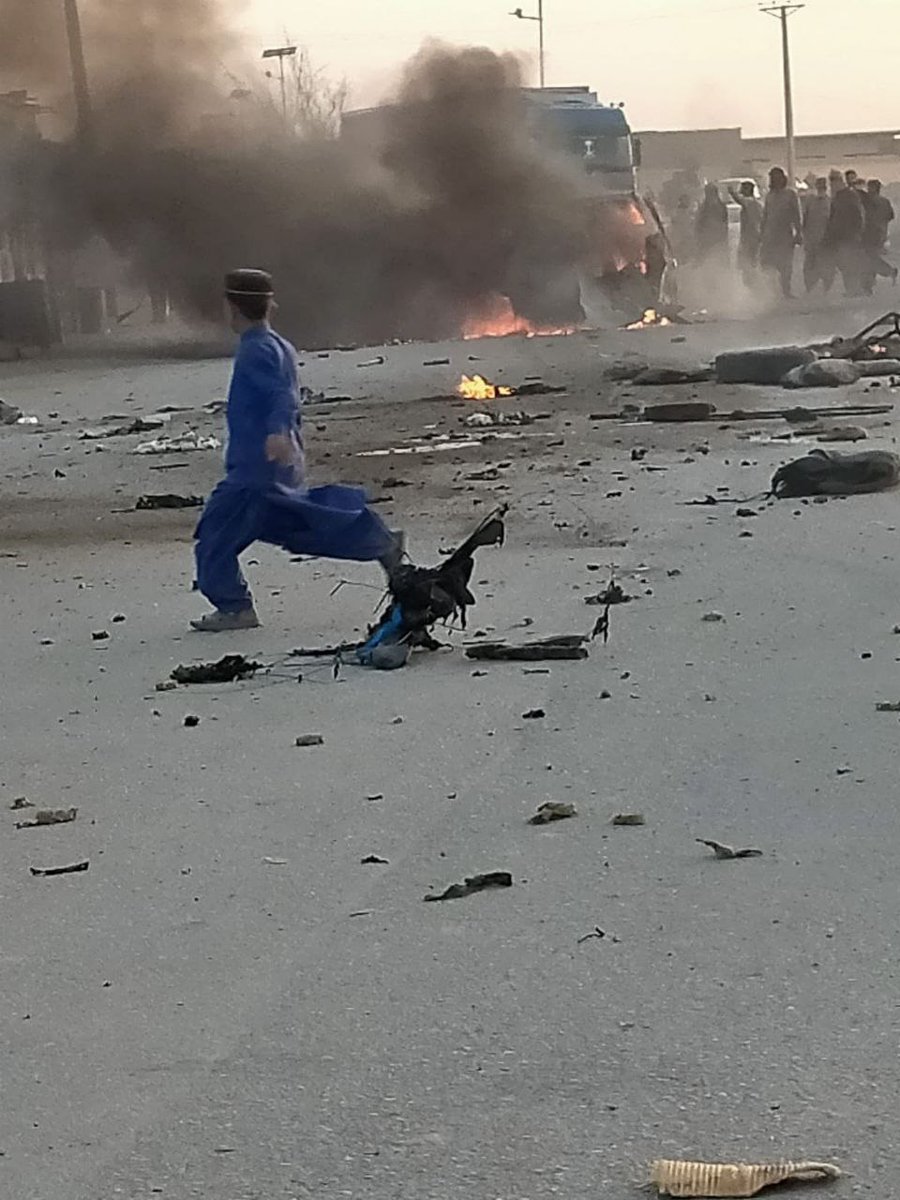 OsintTV's tweet photo. 🚨Breaking: 

According to initial reports, an IED blast in the famous Chagai bazaar in #Balochistan targeted a vehicle of the Pakistani Forces, resulting in at least two deaths and three serious injuries https://t.co/rogp10aLIg