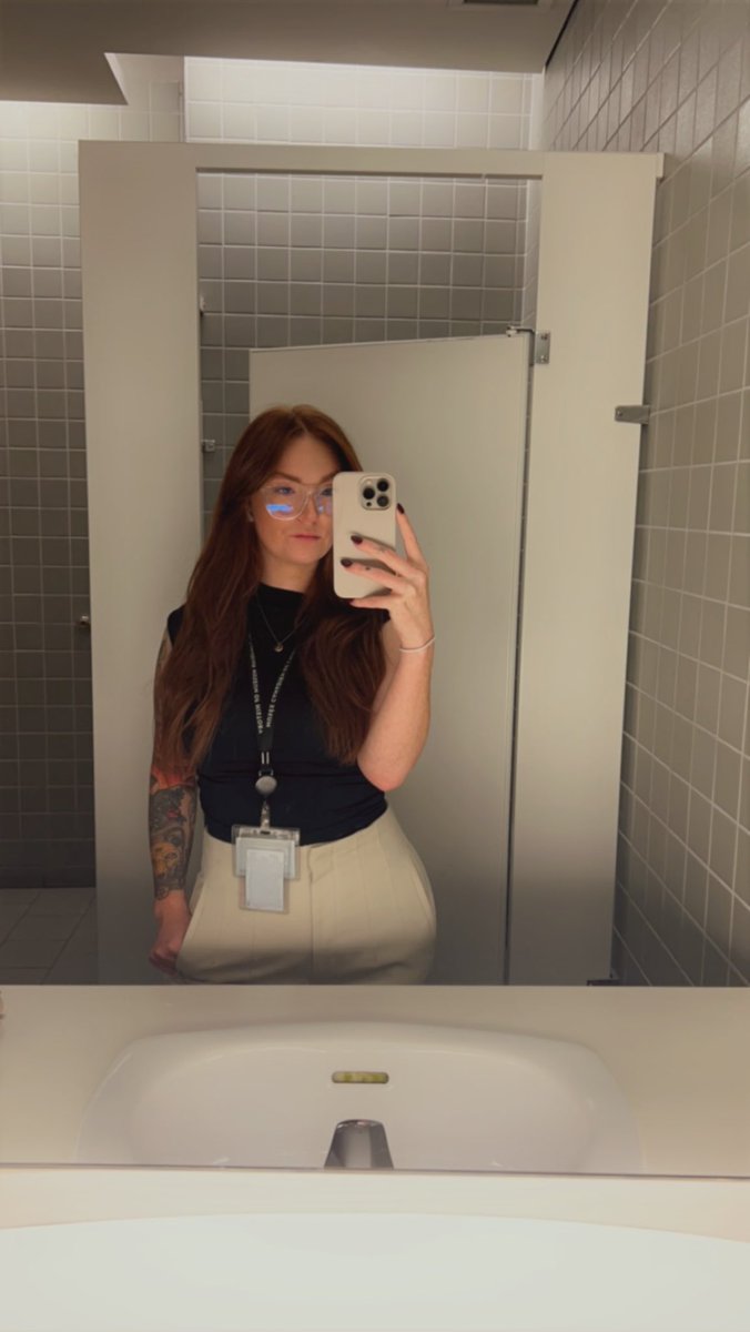 KaylaaLaura tweet picture