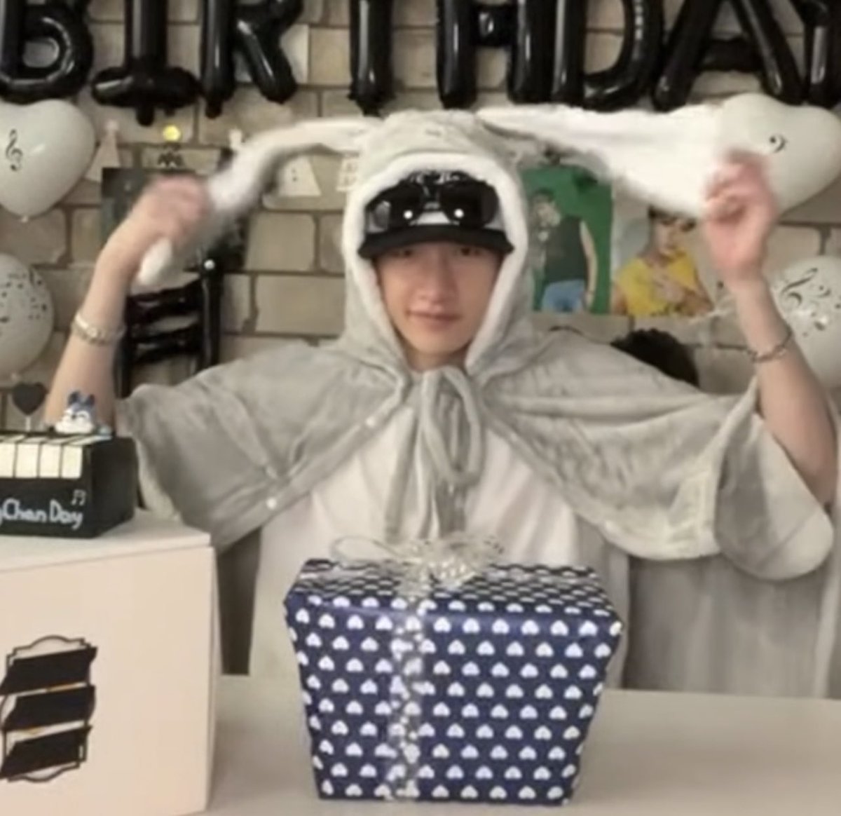 beyondyasmin's tweet photo. “HES JUST SO CHANNIE OF THE DAY” 😭😭😭😭 https://t.co/3Sgz9VupWP