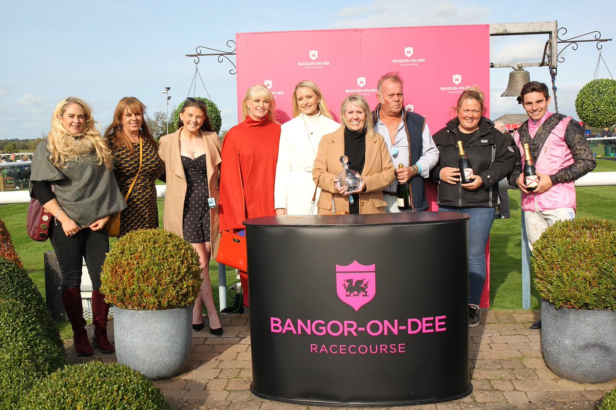 RACE 3 RESULT: THE OVERTON ON DEE HANDICAP STEEPLE CHASE 🥇Justshortofabubble 🥈Dindin 🥉Daranova Jockey: @BenJone04644251 Trainer: @GraceHarris90 Owner: Michelle Harris & Deberah Lawton