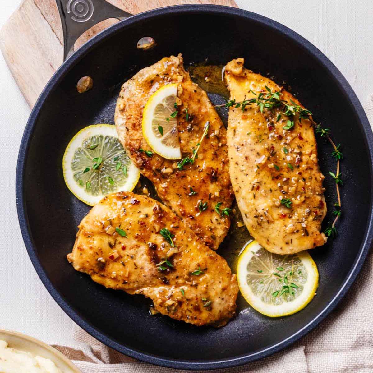 HeavenlyBlogs's tweet photo. Make this #quick and irresistible #chicken limone: juicy chicken in zesty #lemonsauce with #garlic and #honey. Perfect for gourmet chicken cravings!

https://t.co/FYGcwNXmJA https://t.co/rmu7ONIg4I