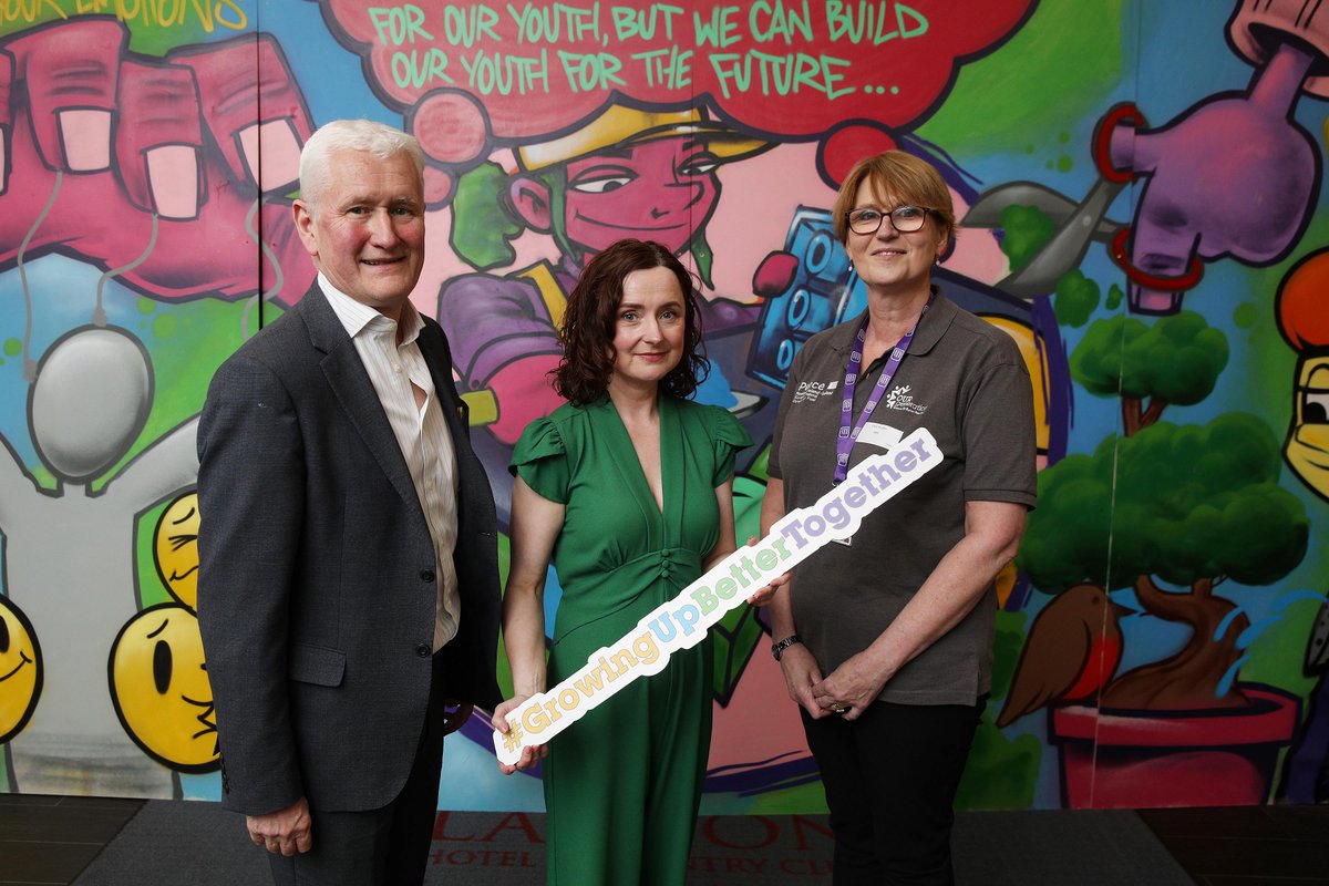 The #PeaceIV funded OUR Generation Project came to an end last week; a cross-border partnership between AMH & @playboardni, @YouthActionNI, @DonegalYouthSvc, @ywirl @UlsterUni, @cooperationirl funded by @seupb @ExecOfficeNI @DeptRCD , @HSE 🧵1/6
