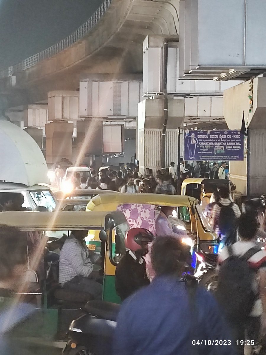 Dear <a href="/siddaramaiah/">Siddaramaiah</a> <a href="/CMofKarnataka/">CM of Karnataka</a> <a href="/DKShivakumar/">DK Shivakumar</a> 

Right Now - Hundreds of passengers are waiting at KRPuram for Metro Feeder Bus to go to BYP. And from BYP they all need to reach homes in West and North parts of City. 

#StartPurpleLuneOperations Sir, they are Tired 🙏🙏