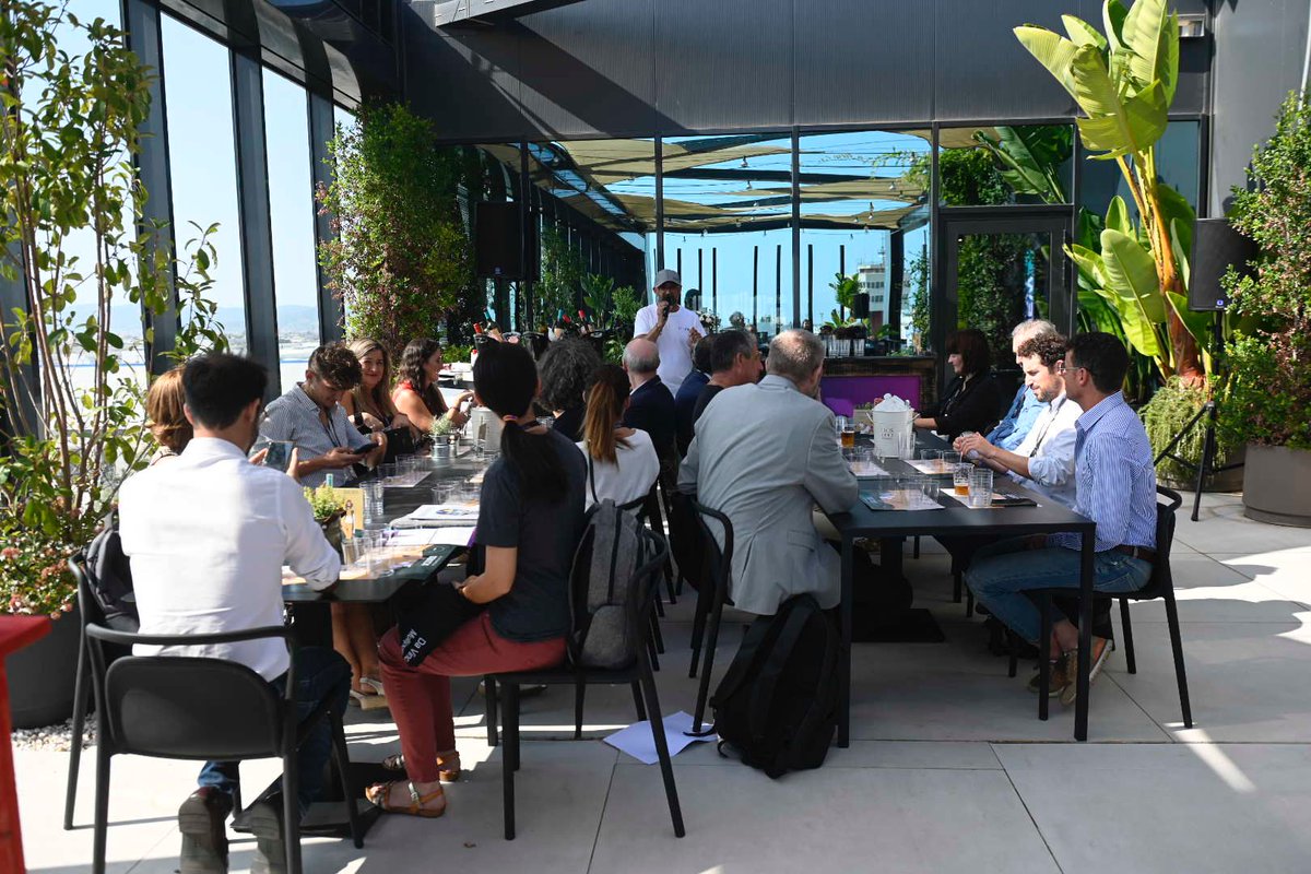 Al mediodía hemos podido disfrutar de la especial vermouth experience organizada por <a href="/VermouthDosDeus/">Dos Déus</a>🍷 ✨. ¡Muchas gracias por vuestro apoyo👏!
