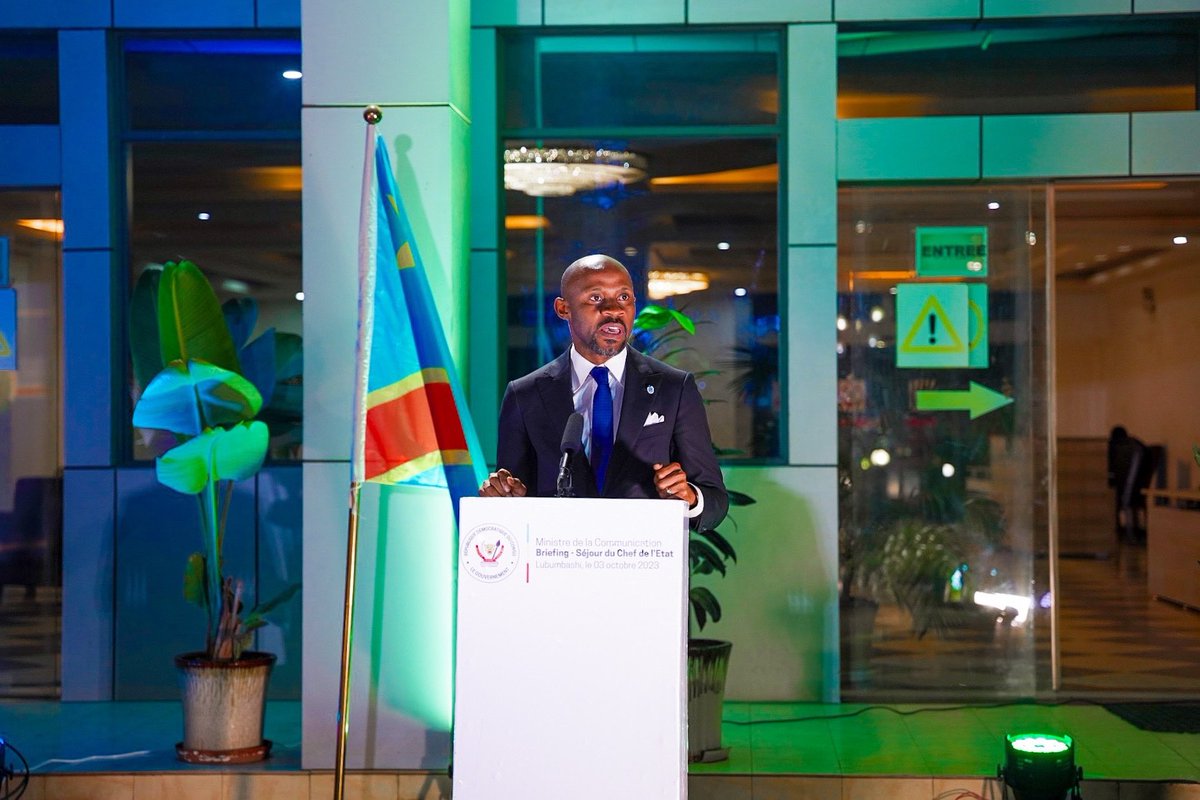 #RDC _ #Ouganda | : Affaire du déplacement des bornes frontalières par l’Ouganda, à l’Est de la RDC  Suivez la réponse du porte-parole du gouvernement <a href="/PatrickMuyaya/">Patrick Muyaya</a> 👇👇

“C’est une question que nous suivons de près au niveau du gouvernement. Je pense que le ministre des