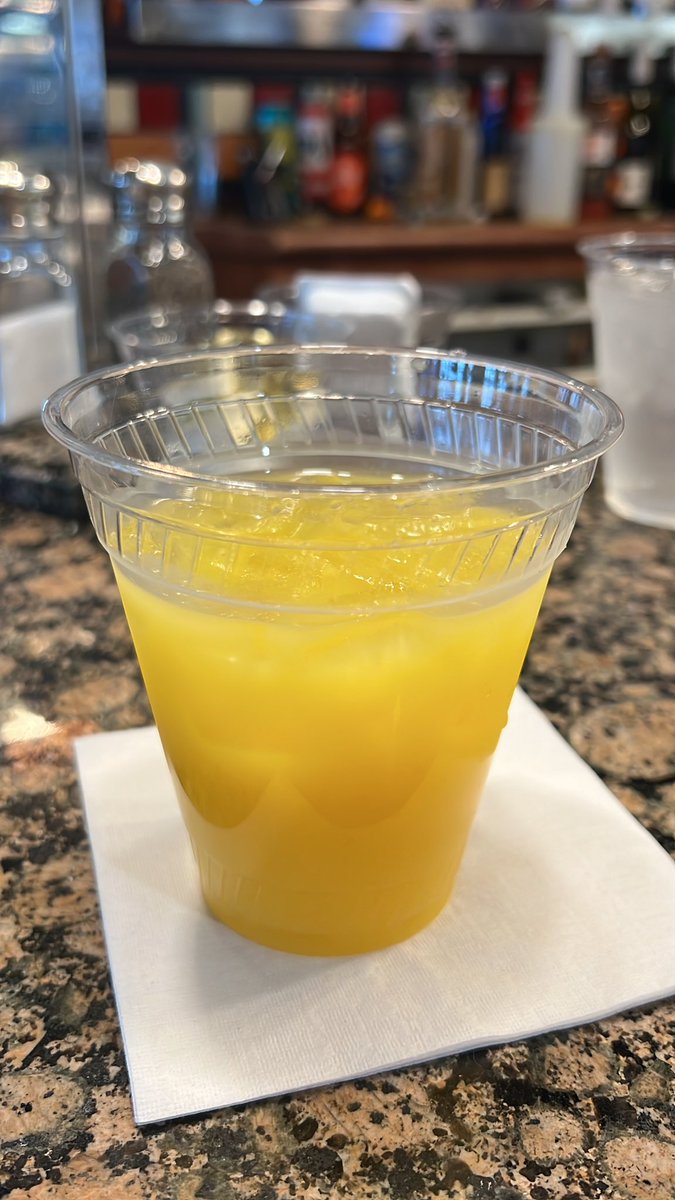 harrrrMONICA's tweet photo. Got to the airport two hours early so I walked two miles around the terminals and then I saw two girls drinking screwdrivers so now I’m drinking a screwdriver 🤪 https://t.co/3vOlqREdVd