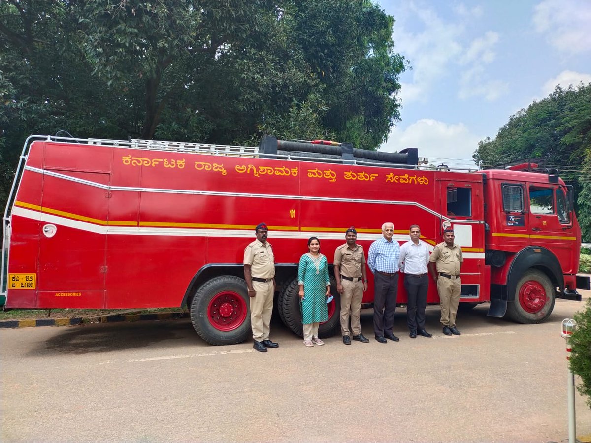 Dig_med_Ch_BLR's tweet photo. Lecture and live demonstration of Fire accident management organised at CH BANGALORE on 3/10/2023 at 1100 to 1230 hrs attended by all MOs and staff,by Dist Fire officer Kishore and team. https://t.co/fgnPRmQeP4
