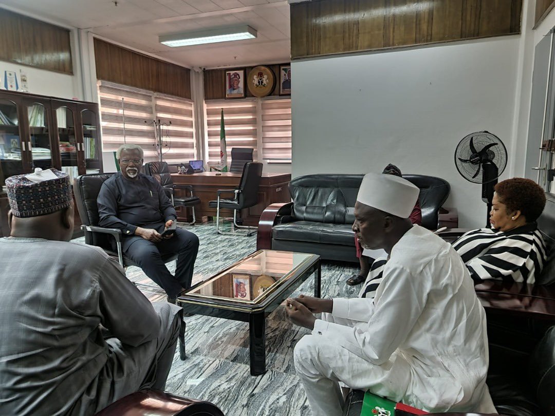NESREA TODAY:

The Director General of NESREA, Prof. Aliyu Jauro and his team today had a fruitful engagement with the  Executive Chairman of the National Salaries, Incomes and Wages Commission (NSIWC), Ekpo Nta, Esq at the headquarters of NSIWC in Abuja