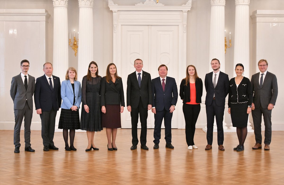 Valsts prezidenta kanceleja (@rigas_pils) on Twitter photo Valsts prezidents <a href="/edgarsrinkevics/">Edgars Rinkēvičs</a> izveido Valsts konkurētspējas komisiju
Vairāk informācijas:
🔗president.lv/lv/jaunums/val…
🎞️youtu.be/kj9M1RnxPPc?si…
📸flic.kr/s/aHBqjAXk4y Valsts prezidents <a href="/edgarsrinkevics/">Edgars Rinkēvičs</a> izveido Valsts konkurētspējas komisiju
Vairāk informācijas:
🔗president.lv/lv/jaunums/val…
🎞️youtu.be/kj9M1RnxPPc?si…
📸flic.kr/s/aHBqjAXk4y