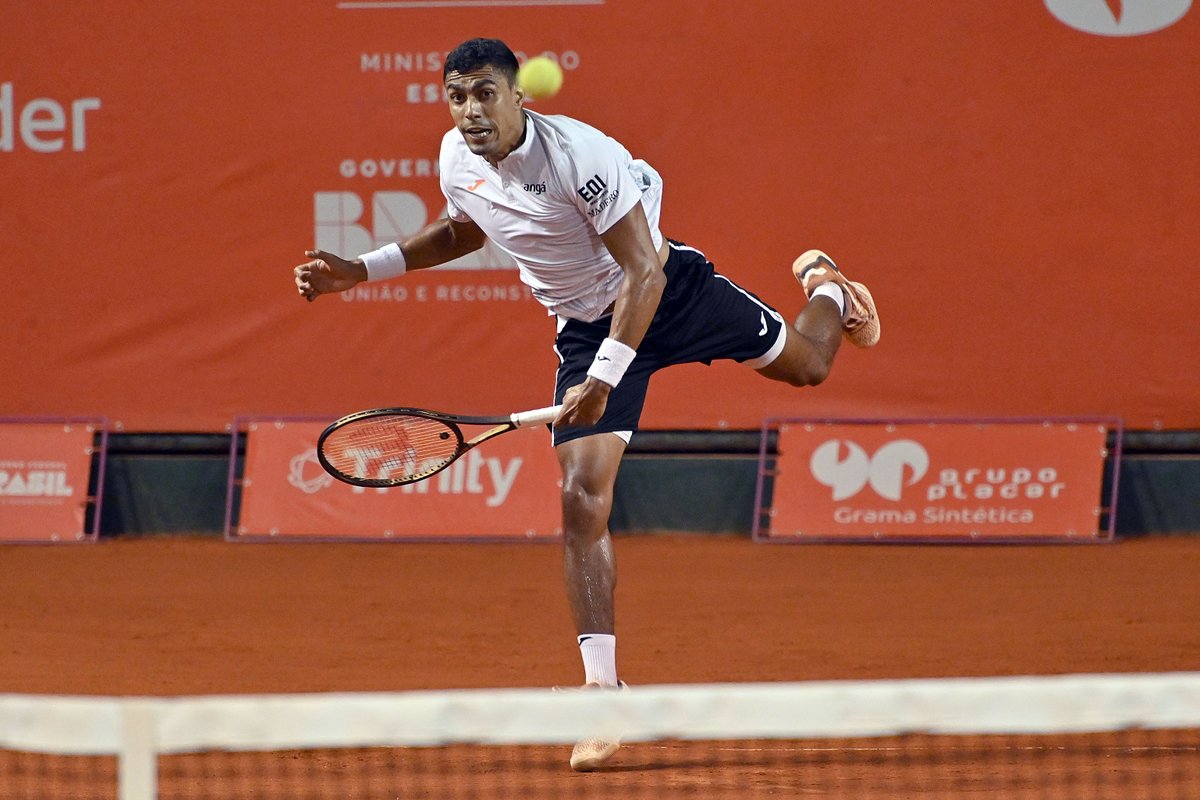 🎙️ Thiago Monteiro abre jogo sobre desabafo na rede, ameaças, problemas pessoais e baque após Roland Garros 👉 tinyurl.com/Monteiro041023 #SaqueeVoleio | @UOLEsporte