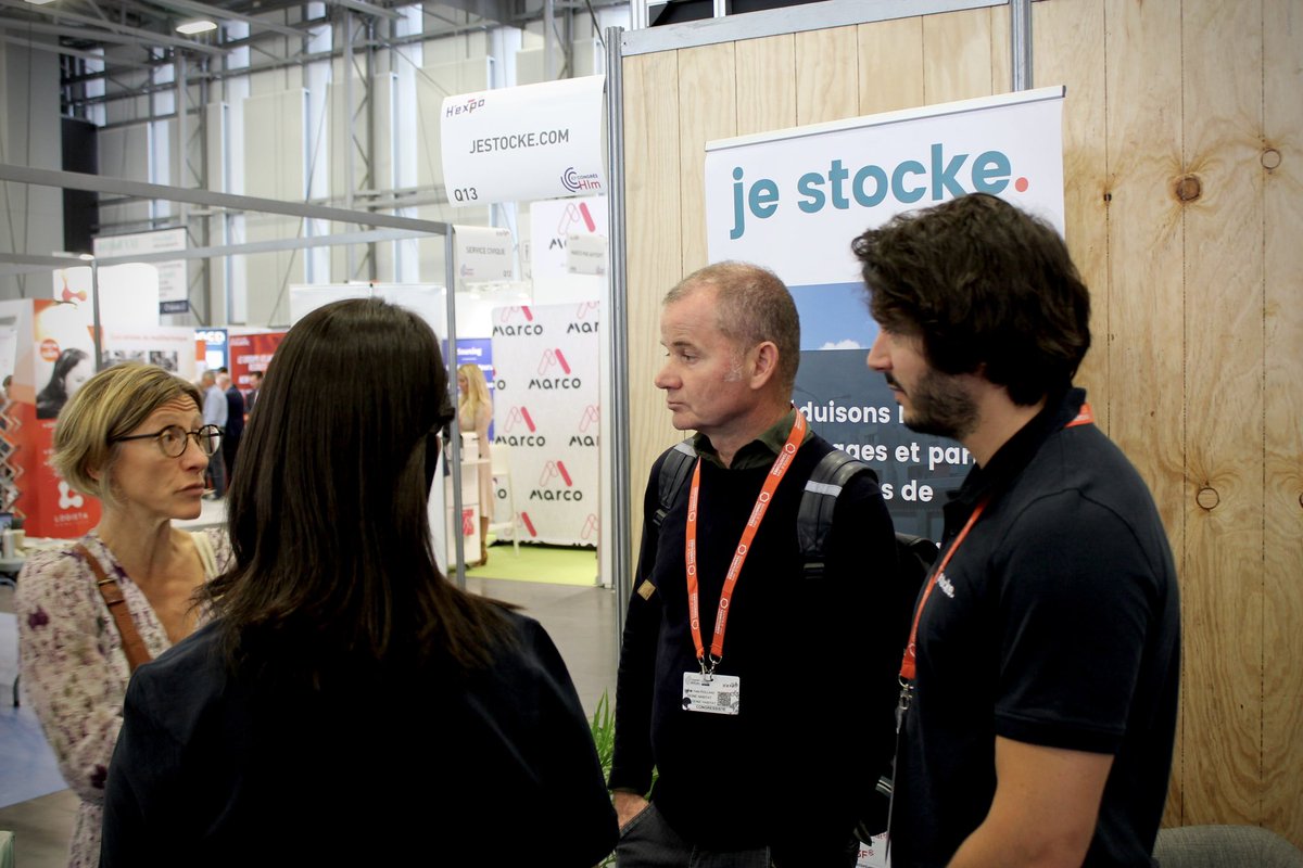 🔥 L’après-midi bat son plein au #CongresHLM de l’<a href="/UnionHlm/">UnionHlm</a>.
🗣️ Florian et Mayana poursuivent leurs échanges à <a href="/Exponantes/">Exponantes Le Parc</a>.
🤝 Ici avec nos partenaires actifs #SeineHabitat et #OPHAriege.