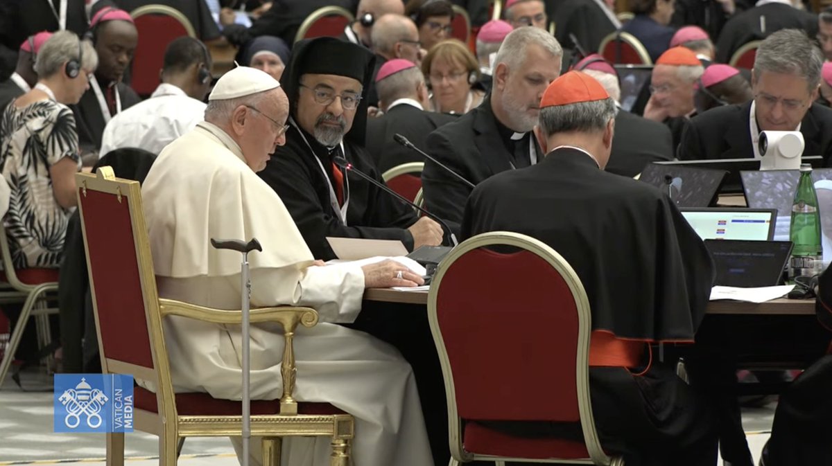ColleenDulle's tweet photo. Really striking to see Pope Francis addressing the #synod not from the stage, where we usually see him, but from one round table among many. https://t.co/e66mWJwqt6