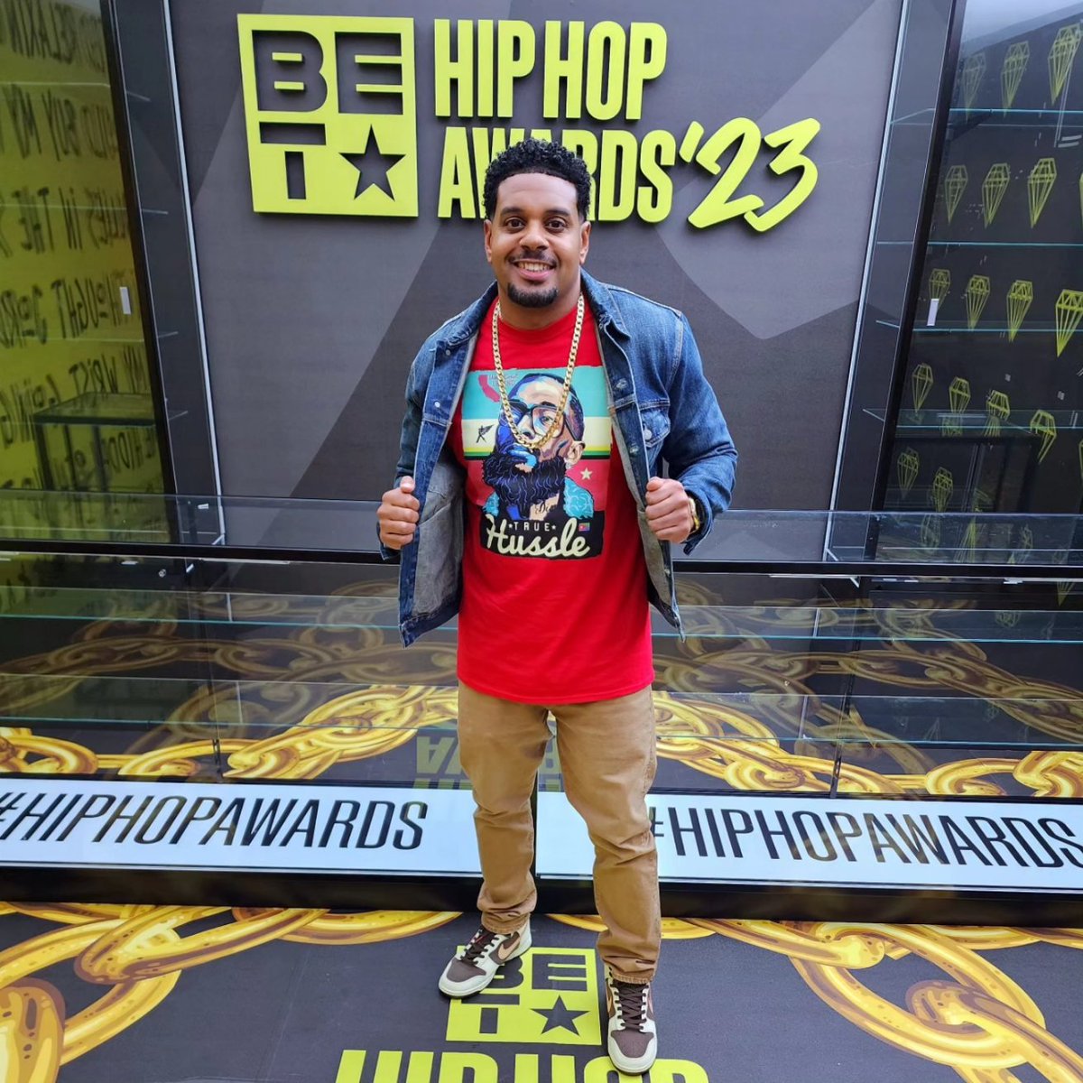 UrManRonTyler's tweet photo. Great time at the BET Hip Hop Awards Show 2023 in the ATL, as they celebrated 50 Years of Hip Hop!  Got a chance to catch up with the official Host @fatjoe and some of the greats in the game such as @myfabolouslife and @scottstorchofficial 💿 🎤

#BETHipHopAwards #Atlanta #HipHop https://t.co/TxIYkED0Tl