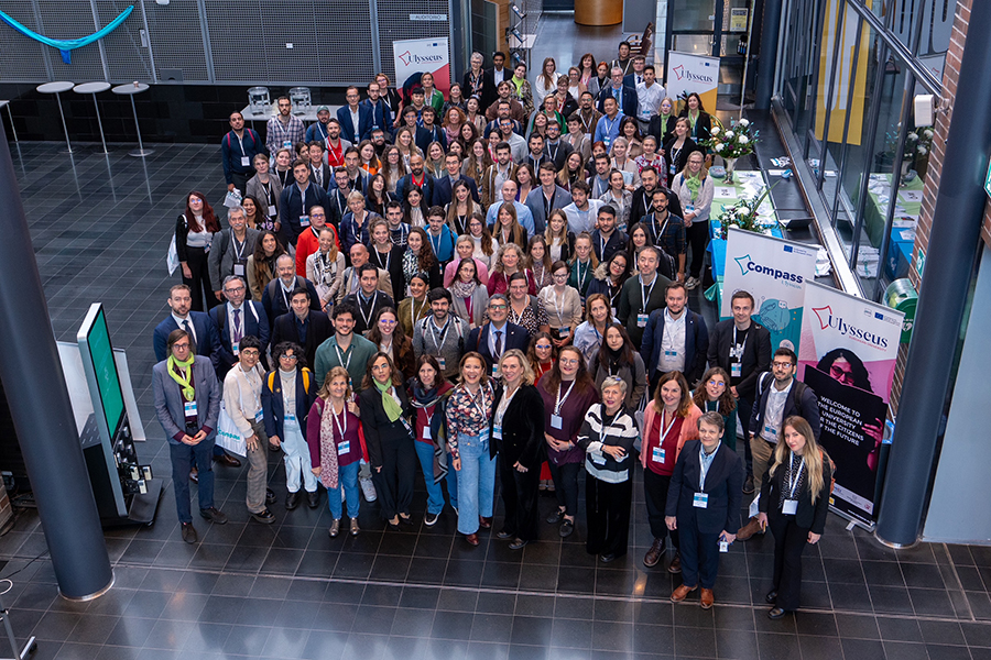unisevilla's tweet photo. 🇫🇮 Medio centenar de representantes US asisten en #Helsinki a la #COMPASSconference sobre investigación e innovación
🔍Reúne a más de 200 investigadores @Ulysseus_eu y es una oportunidad para intercambiar experiencias sobre retos claves en la UE
➡️https://t.co/ETcAQjIZG3 https://t.co/aCZ4hsKYzw