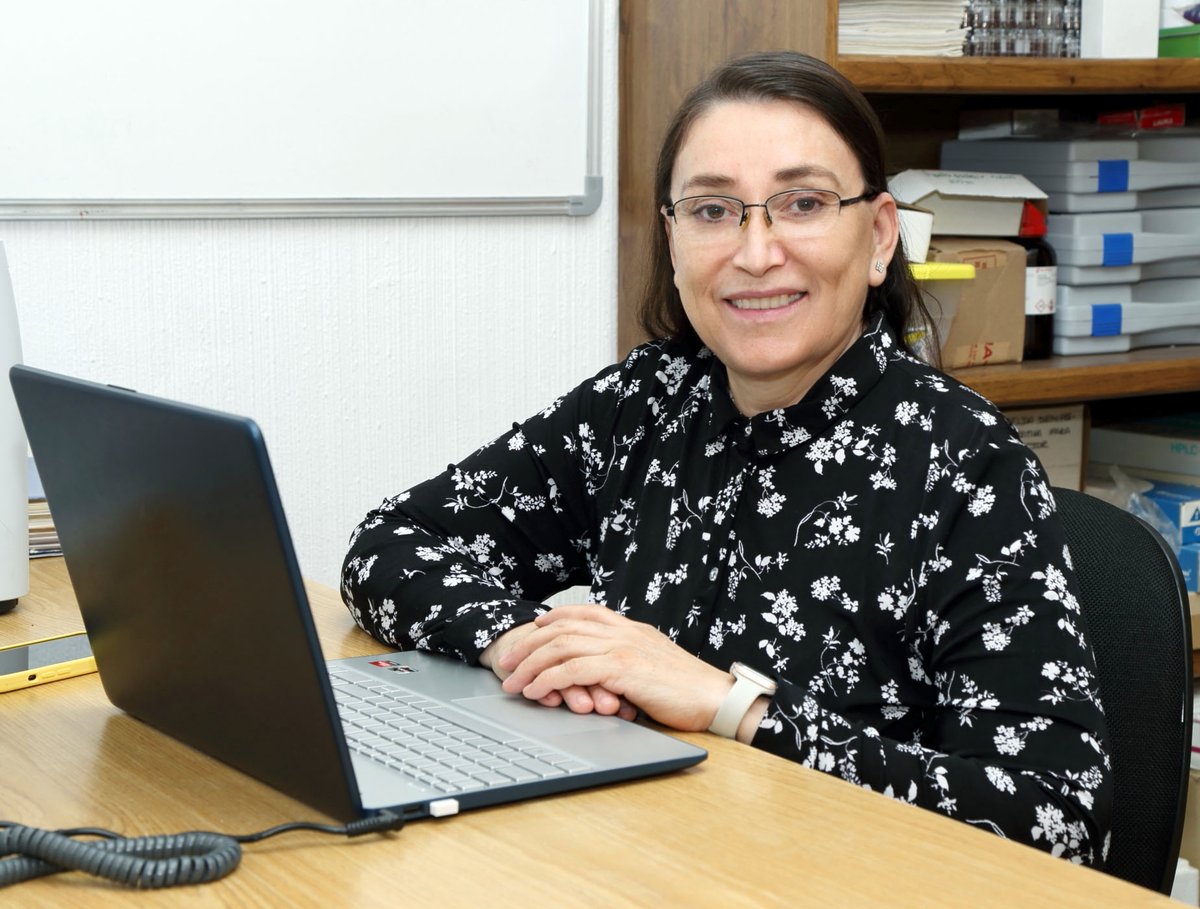 CIQUAEM's tweet photo. #BOLETIN
#MuyInteresante
#ConoceMas
La Dra. Ma. Yolanda Rios Gómez #Investigadora del #CIQ estudia raíz de planta para tratamiento del dolor dental. https://t.co/XbuY1A8JKM
#OrgulloCIQ
#Ciencia
#CIQ https://t.co/uaedKAzffG