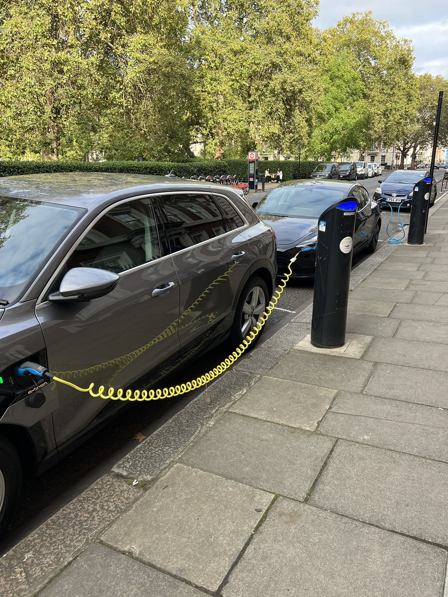 PanacheWindows's tweet photo. In the Fenestration industry that’s a trip hazard. 🤷🏼‍♂️ 
If you’re an electric car wanker ⚓️ you get free parking in central London and it’s ok 👍 https://t.co/6SoCIHG34s