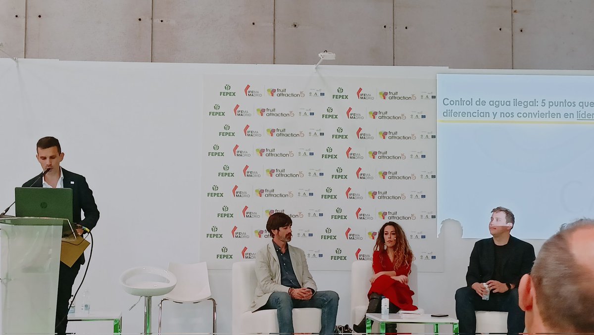 CPeiteadoWWF's tweet photo. Arrancamos en #FruitAtraction, en defensa de la agricultura sostenible y el uso legal del agua. En #Doñana y más allá
#transiciónagroecológica https://t.co/MUvXBlvuUX