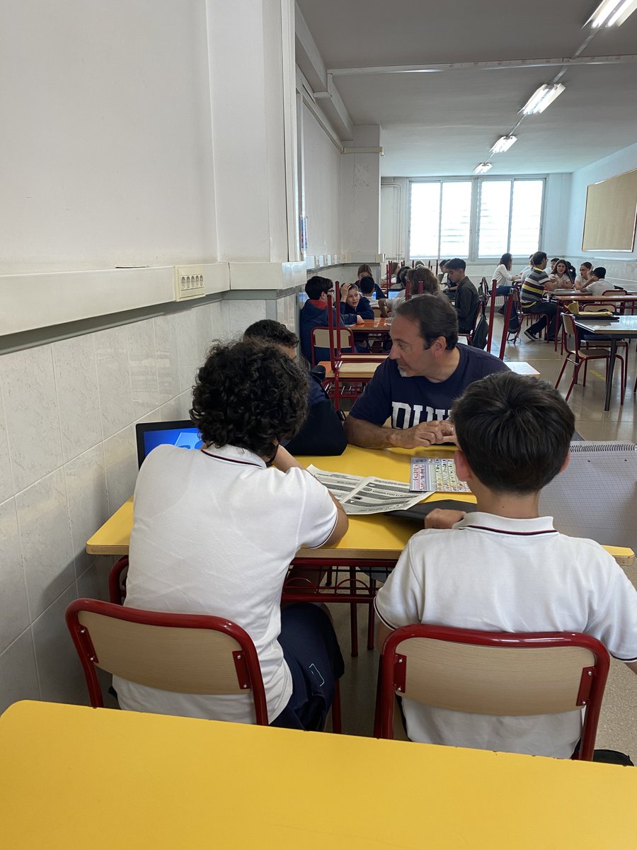 Un reconeixement especial als professors i estudiants que han fet  possible aquest projecte a la UAB. La vostra dedicació és admirable!  👩‍🏫👨‍🔬 #Docents #InnovacióEducativa