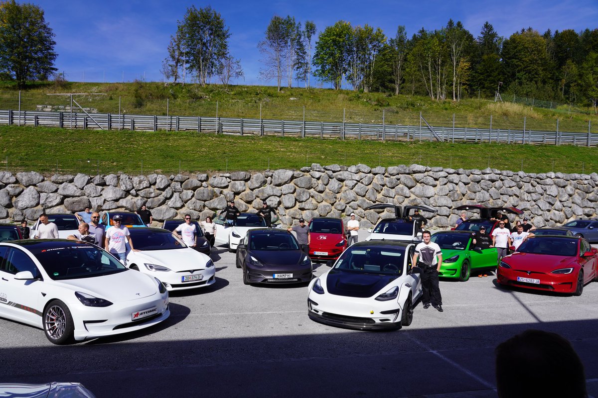 MarkusKurzbauer's tweet photo. #TeslaCorsa ⚡️ #Salzburg 2023
…und wieder mal geniale Tesla’s zu sehen.

Vor allem wieder die Kollegen vom #TeslaClubSweden 🇸🇪 🤩 haben immer die collsten Teile dabei.😎 

#TeslaClubAustria 🇦🇹 #ProjektControl
#TeslaClubSweden 🇸🇪 
#UnpluggedPerformance 🇺🇸 https://t.co/AvMmvvEqCH