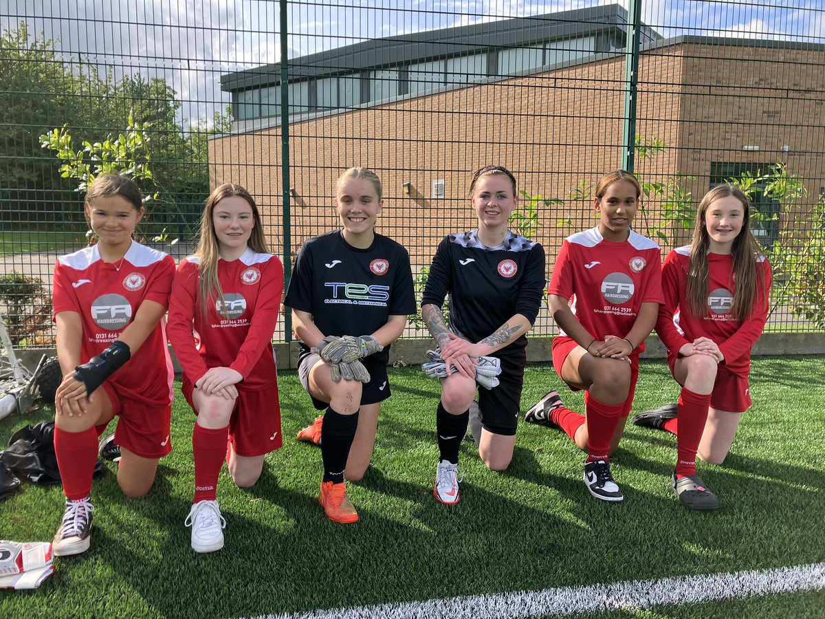 Was great to have some of our @escfc_girls U14s along to our game at the weekend, helping out in warmup and then doing a great job rattling the collection buckets to raise club funds. And we had a keeper from the 16s on the bench. We take our pathway seriously. #SouthStrong 💪🔴