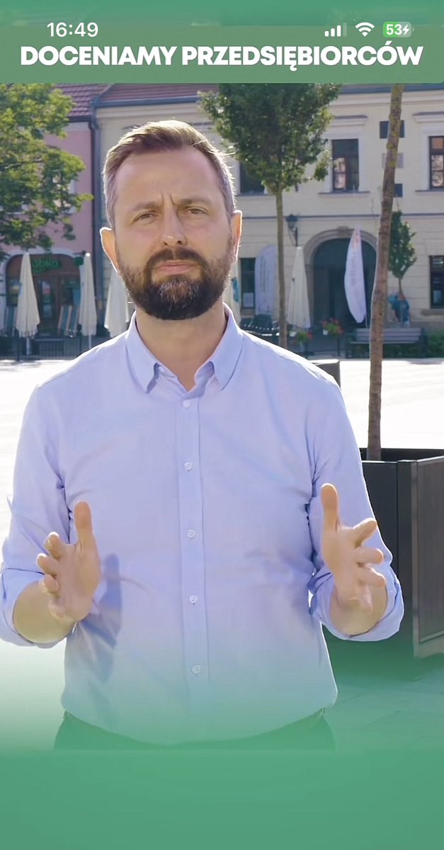 czarkye's tweet photo. Kosiniak i Hołownia prowadzą bardzo ładne konta na tiktoku - ten drugi nawet miewa momenty, kiedy robi zasięgi. Stylistyka bardzo podobna

Obecna kampania TD wydaje sie zdecydowanie mniej chaotyczna niż na początku. A to widać w sondażach https://t.co/ree0tnoiRZ
