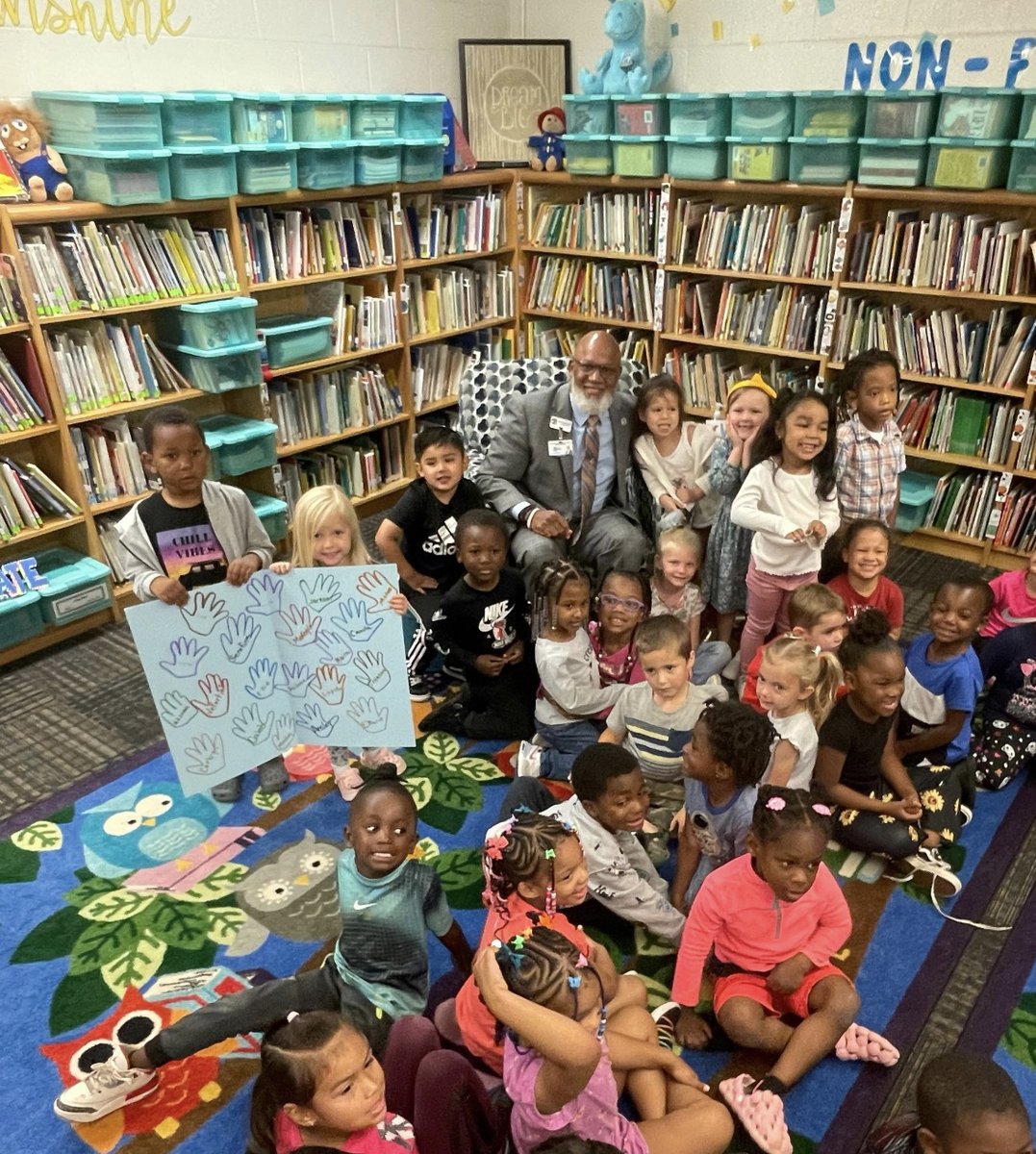 GriffinSpalding's tweet photo. It's #GeorgiaPreKWeek! @GriffinSpalding has 22 pre-k classes that = 456 students. Throughout the week, District Administrators, Board of Education Members & Partners In Education will be reading Cheer: A Book to Celebrate Community by Uncle Ian Aurora, to all pre-k classes. https://t.co/h8s9qVnuk9