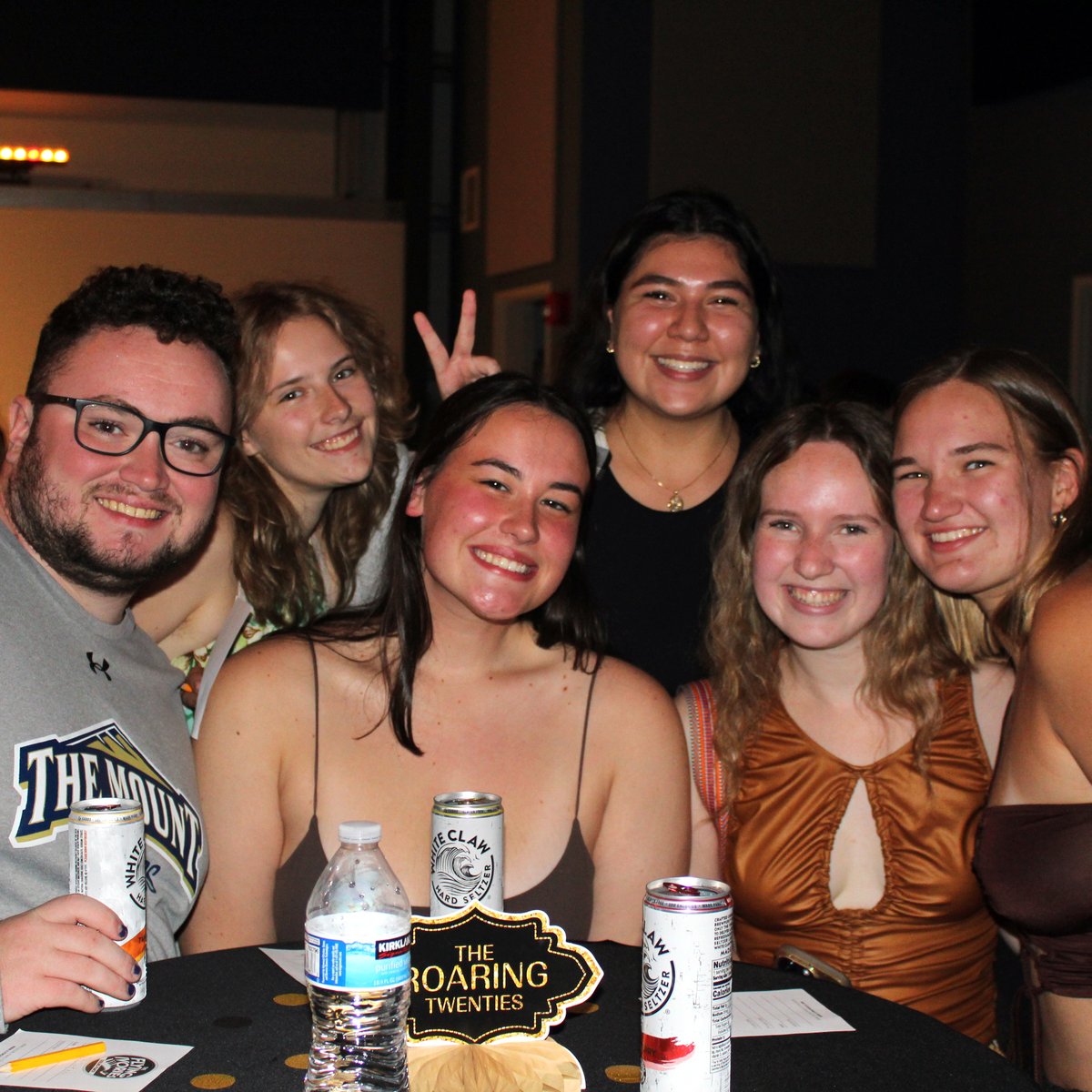 MsmuAmp's tweet photo. Cheers to the Class of 2024! We hope everyone enjoyed this year's Senior Piano Bar event at the PAC and the performance by @flyingivoriesdp!🎹🎵 https://t.co/qSDCYUf9W4