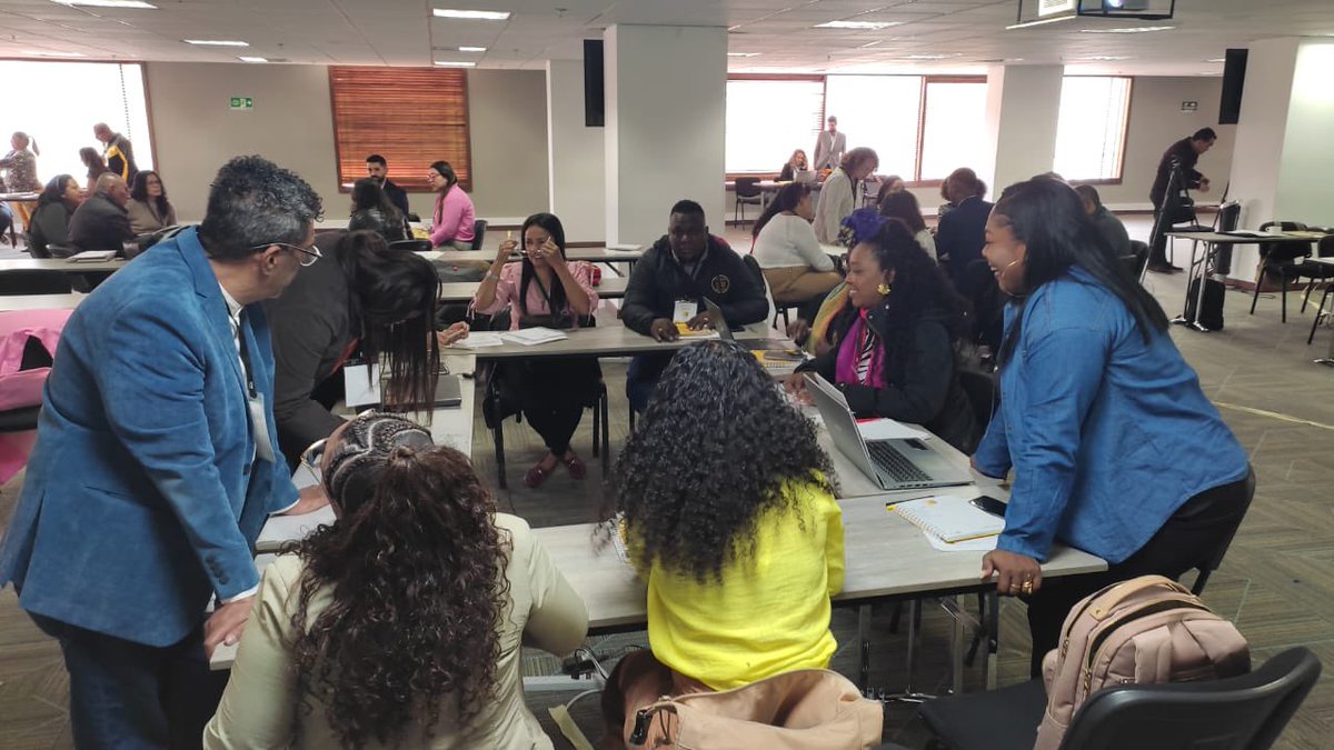 ConsejeriaDDHH's tweet photo. #AEstaHora desde la @ConsejeriaDDHH damos inicio a la capacitación de la estrategia de Prevención de reclutamiento, uso, utilización y Violencia Sexual contra Niños, Niñas y Adolescentes por parte de grupos armados organizados y Grupos Delictivos Organizados. https://t.co/I9oMLycW7m