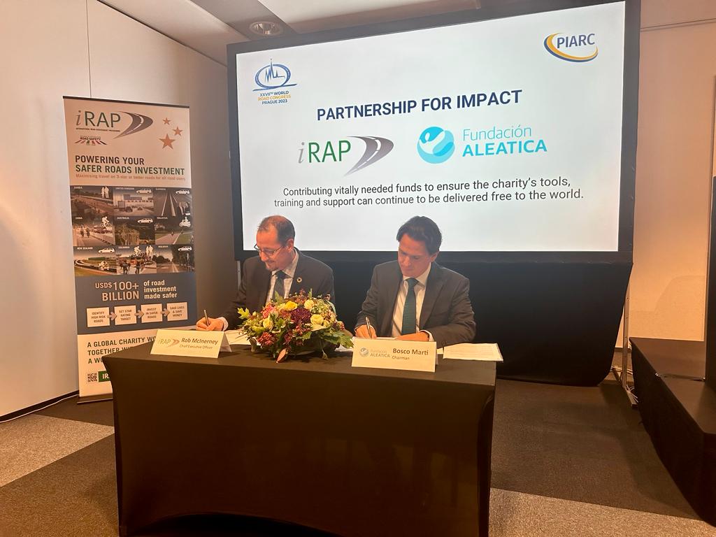 #PIARCWRC23: Today it has been announced that <a href="/fundaleatica/">Fundación Aleatica</a> has become a Donor of iRAP, contributing funding to help make roads safer in #Mexico &amp; the world.
We are delighted to extend our partnership with Aleatica Foundation today. <a href="/iRAPRob/">Rob McInerney</a> <a href="/BoscoMarti/">Bosco Marti</a> 
irap.org/2023/10/aleati…