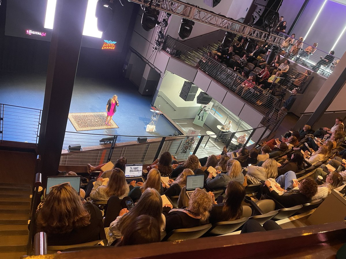 Rich Brooks (@therichbrooks) on Twitter photo Watching Amanda Robinson rock the stage at <a href="/agentsofchange/">Agents of Change</a>. #facebookads #agentsofchange Watching Amanda Robinson rock the stage at <a href="/agentsofchange/">Agents of Change</a>. #facebookads #agentsofchange