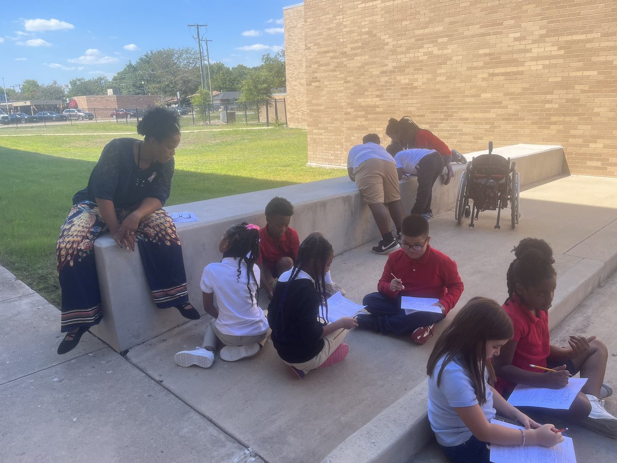 BNParks08's tweet photo. Yesterday was #TeamingupTuesdays @PleasantRunLISD with these two 3rd grade math teachers! Building subtraction fluency while learning from peers and team teaching on a beautiful day!๐งก๐ค๐๐ผ #makingmovesinmath @LISDInstruction https://t.co/Yq4YaeRqf8