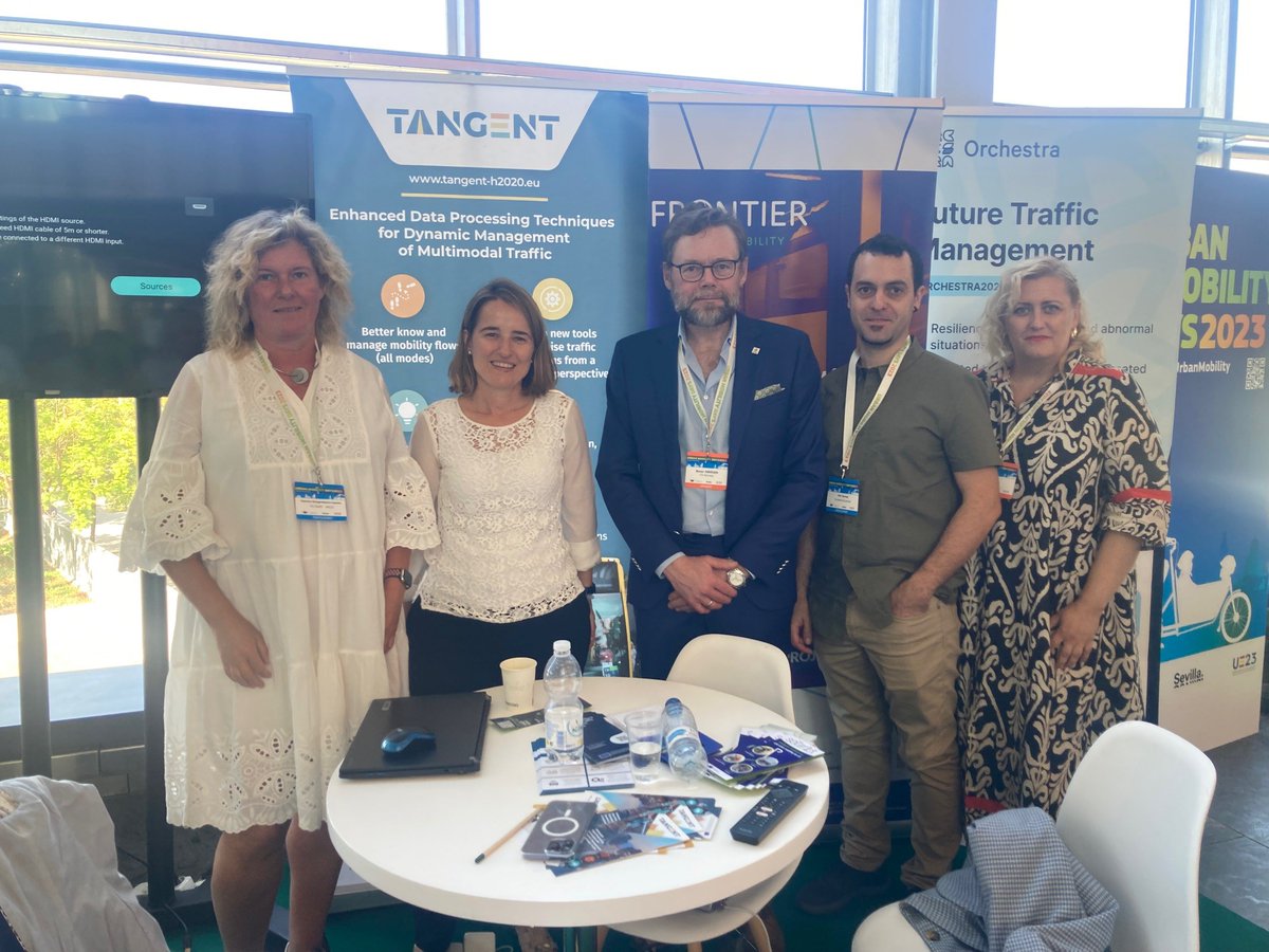 FRONTIER_EU's tweet photo. Joining forces with the #4FRONTCluster - shaping the future of network and #trafficmanagement! 🚗🚌🚇

Honored by the visit of Ms Paloma Aba Garrote and Ms Rosalinde van der Vlies at our stand at the #UMD23!
Looking forward to further cooperation! 💪

#FRONTIER_eu @cinea_eu https://t.co/wck3jZ7wAv