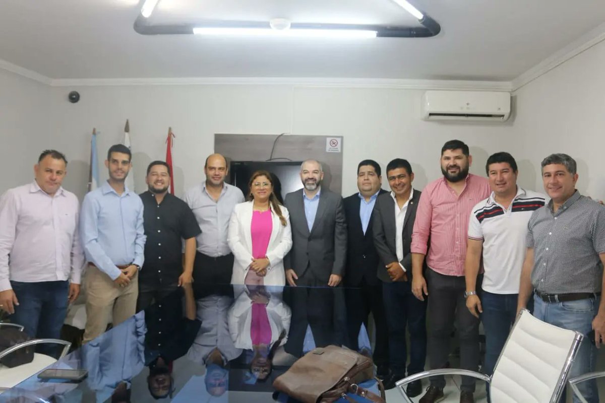 DraLizMeza's tweet photo. Importante reunión con el Candidato a miembro del Consejo de la Magistratura Abg.@BerniEnri
Junto a los compañeros Concejales Departamentales, Municipales, y asesores jurídicos https://t.co/ehVkSZtmQE