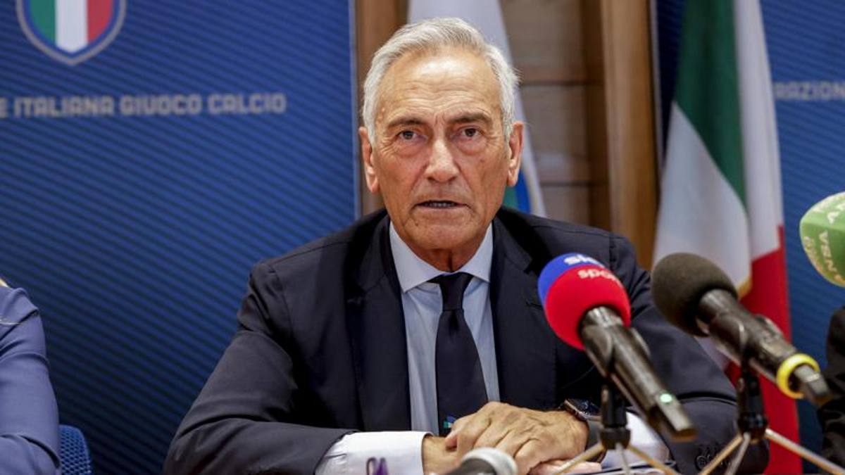 Lo sapevate? La Samp deve necessariamente essere promossa e salvarsi in A l'anno prossimo: sennò salta tutto
Dieci-domande-dieci al presidente FIGC Gravina travolto dall'ennesimo scandalo del calcio italiano col verme - Dovrebbe spiegarci, dopo non averlo fatto per la Juventus,