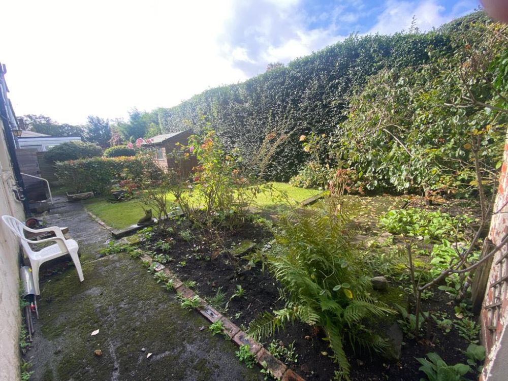 NEW TRADITIONAL AUCTION LOT - 2 BED THROUGH TERRACE - AUCTION GUIDE PRICE; £75,000
- TWO BEDROOM
- THROUGH TERRACE
- MODERINSATION REQUIRED
- REAR GARDEN WITH OFFROAD PARKING
- COUNCIL TAX - B
- AWAITING EPC
sharpesauctions.co.uk/property/12512…
#propertyauction #propertyauctioneers