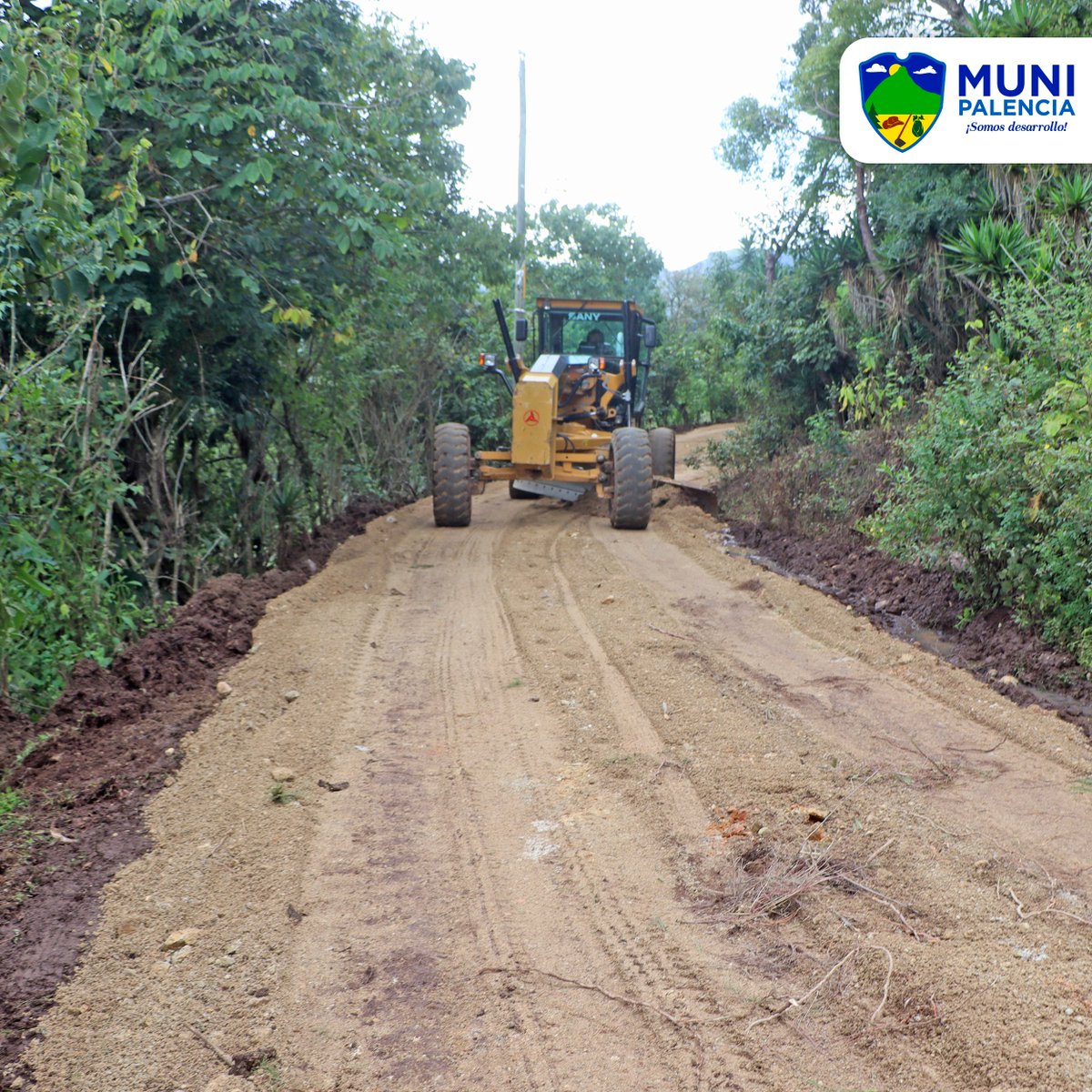 📌 En Caserío Las Joyas, Sansur 🚧 mejoramos la circulación vehicular a través del 👷‍♂️ mantenimiento a la carretera de terracería. 🚜 

#MuniPalencia #SomosDesarrollo