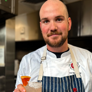 smartestkitchen's tweet photo. Meet our smiling staff who will be showcasing their talents this weekend at the @FallFlavoursPEI #ChefsIsland event, with the #TopChefs &amp; #Tastes across #CanadasFoodIsland ~ #WeKnowFood #WhatWeDo Find the full menu &amp; your tickets here https://t.co/PyUzR4EE5F https://t.co/YA2NzUrWiB