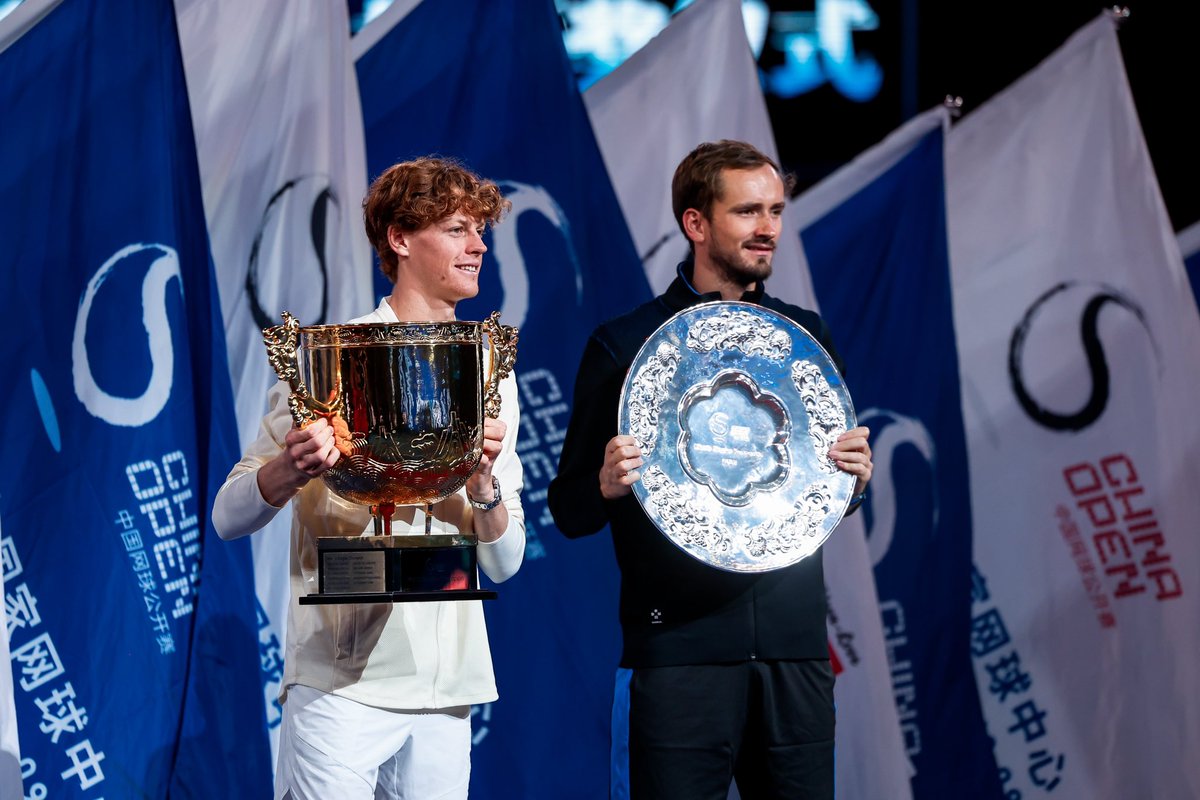 ChinaOpen's tweet photo. Superb! @janniksin @DaniilMedwed 
#2023ChinaOpen https://t.co/Vv4LhiYNns