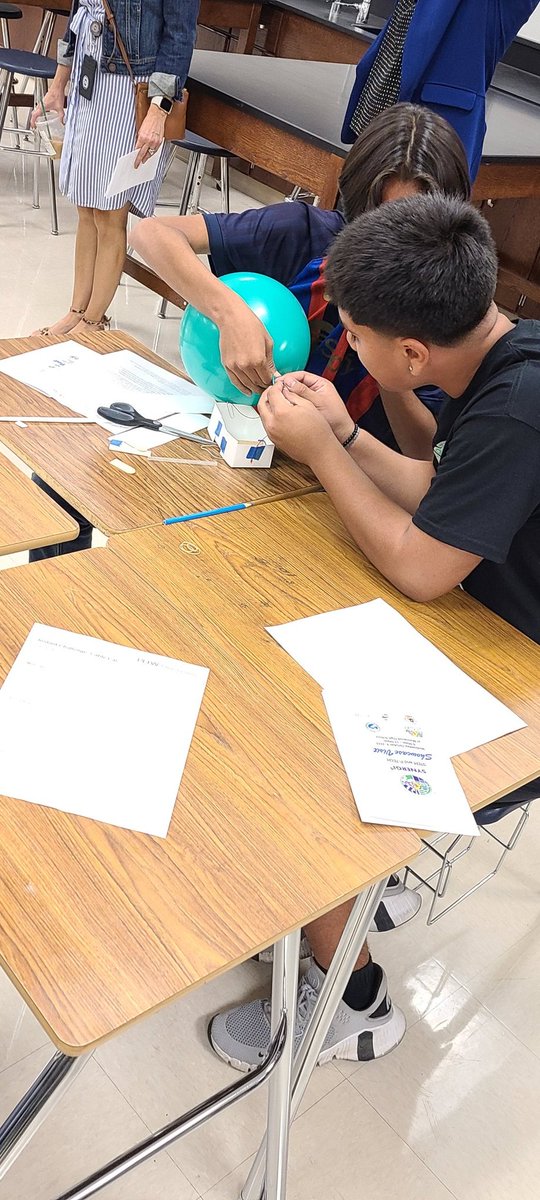 Instant Challenge: Cable Car @MontwoodHS a combination engineering camp from Slider and Montwood MS. @WDSlider_MS @Montwood_MS #TeamSISD