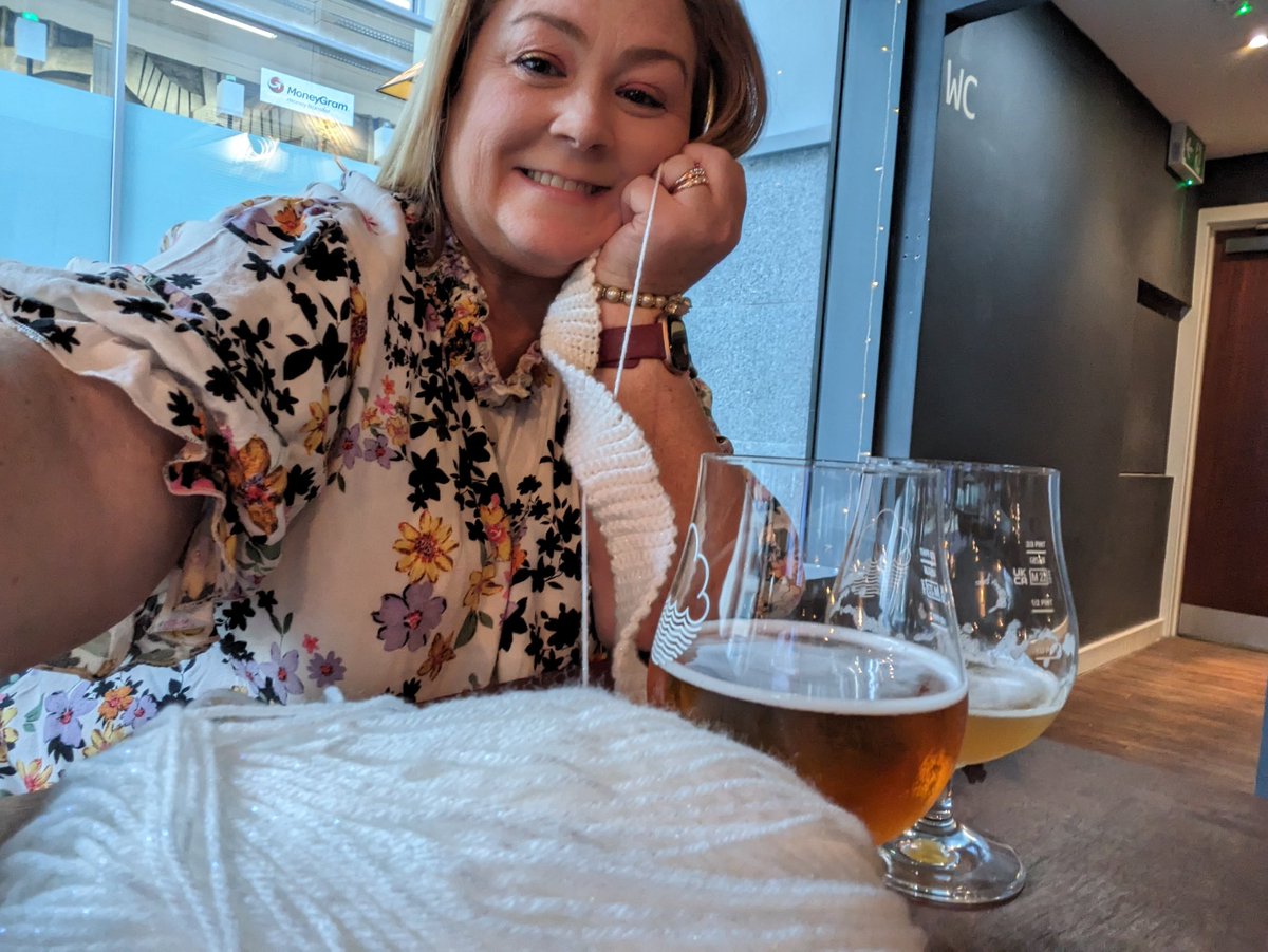 Couple of cheeky beers at one of my fav venues <a href="/CafeBeermoth/">Café Beermoth</a> whilst I wait for <a href="/aleian5454/">Ian B</a> to finish work ❤️❤️