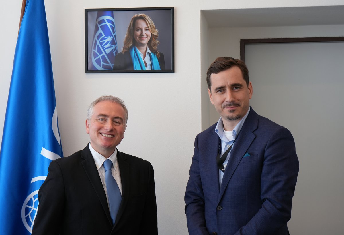IomPrague's tweet photo. 🤝A productive meeting with Scott Lang, the Refugee Coordinator of the @StatePRM.

The US Government is a key actor in the Regional Refugee Response (RRP) for the Ukraine Situation. 

▶️Thank you for the ongoing support and cooperation helping people in need 💙

#IOMCzechia https://t.co/6UHWA84x9O