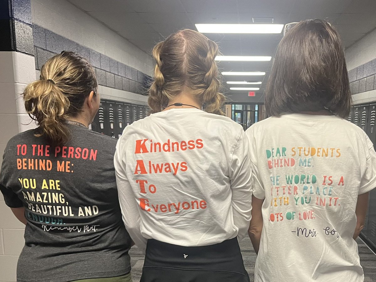 Spreading the love at Waukazoo today! <a href="/WaukazooWO/">Waukazoo Elementary</a>