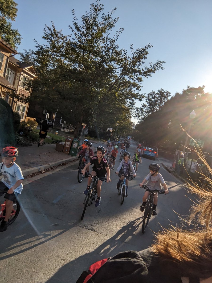 Escuela Key Bicibús (nee bike train) tweet media