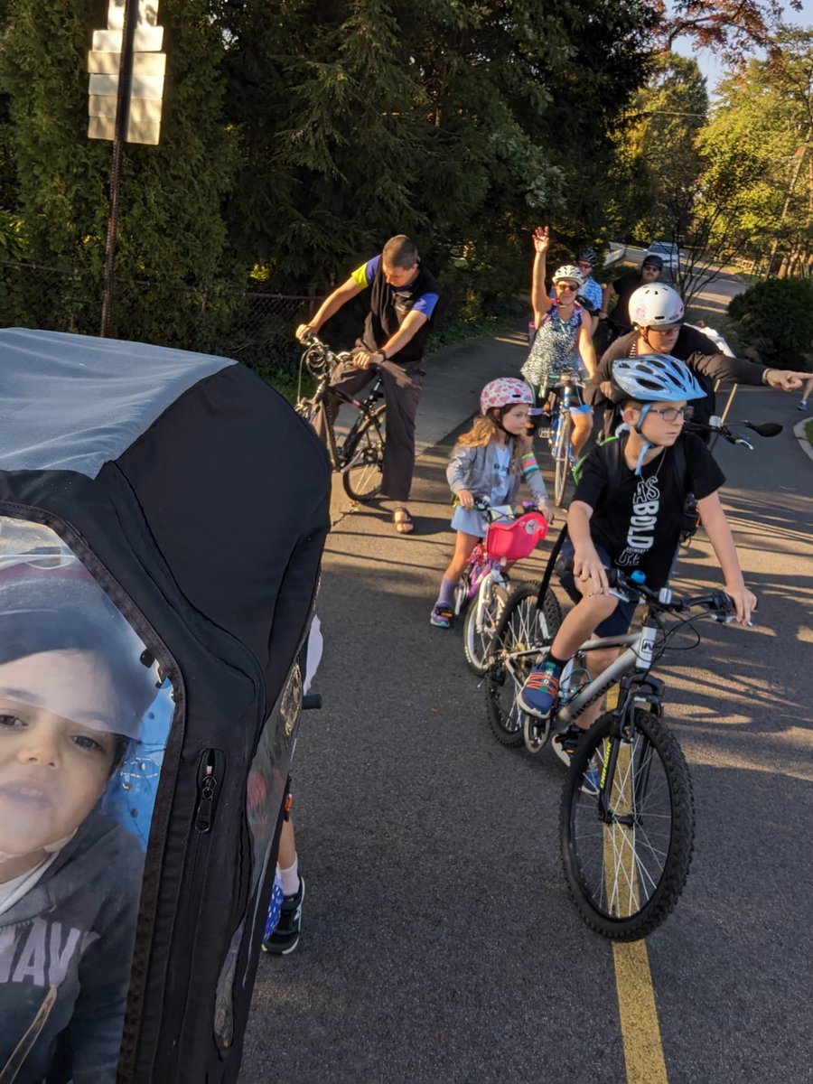 Escuela Key Bicibús (nee bike train) tweet media