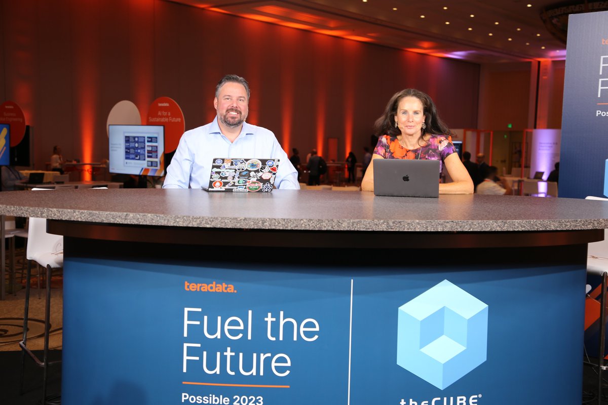 theCUBE's tweet photo. What an insightful day at @Teradata’s Possible event! 👏
Did you miss #theCUBE’s live coverage? No worries, you can catch up on all the action and insights on our website.
Watch the recap at https://t.co/Hj4TgEcGzk
#TeradataPossible #TeamTeradata #theCUBE #AI #GenAI https://t.co/Zj6EBHUTNg