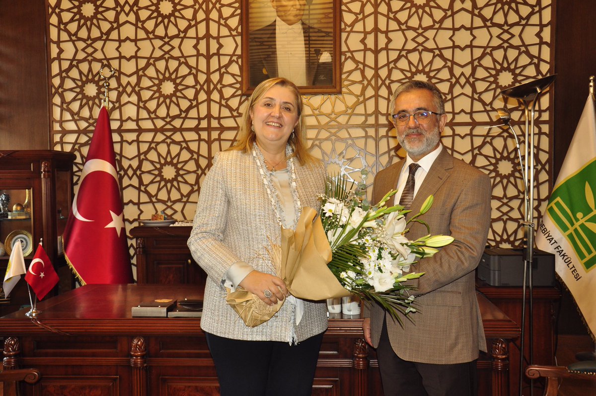 📢Fakülte Dekanımız Prof. Dr. Sevtap Kadıoğlu, görevini Prof. Dr. Hayati Develi'den devraldı. Törene İstanbul Üniversitesi Rektörü Prof. Dr. Osman Bülent Zülfikar teşrif etti. Prof. Dr. Sevtap Kadıoğlu hocamıza yeni görevinde başarılar dileriz.