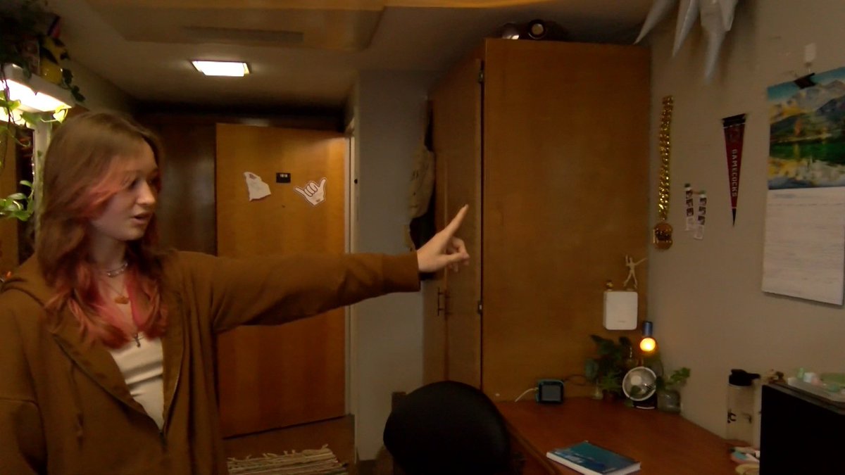 Ever wonder what’s it’s like to live in Capstone? A new episode of USC Cribs gives you an inside look inside the dorm 👀 

Watch Now ↴
youtu.be/cwYmUC1WHCA?si…